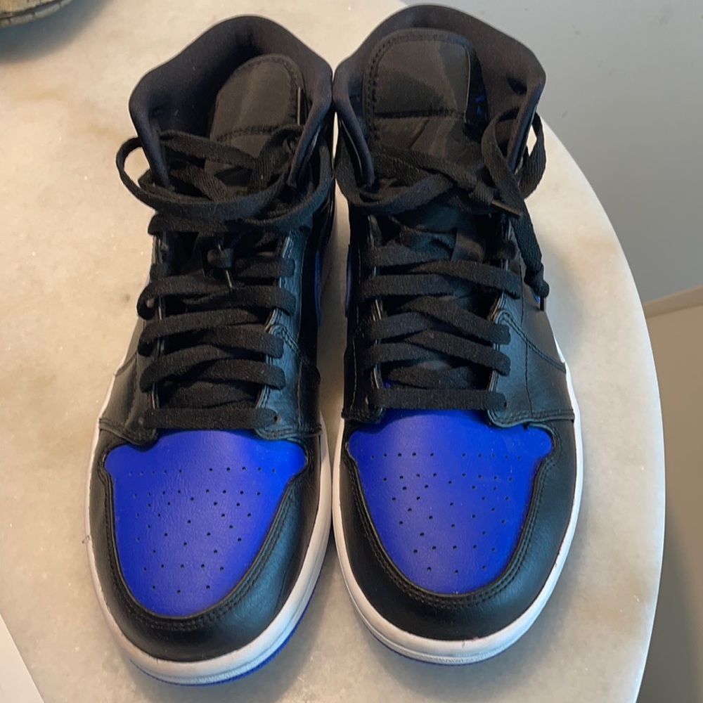 Nike mid royals retro ones